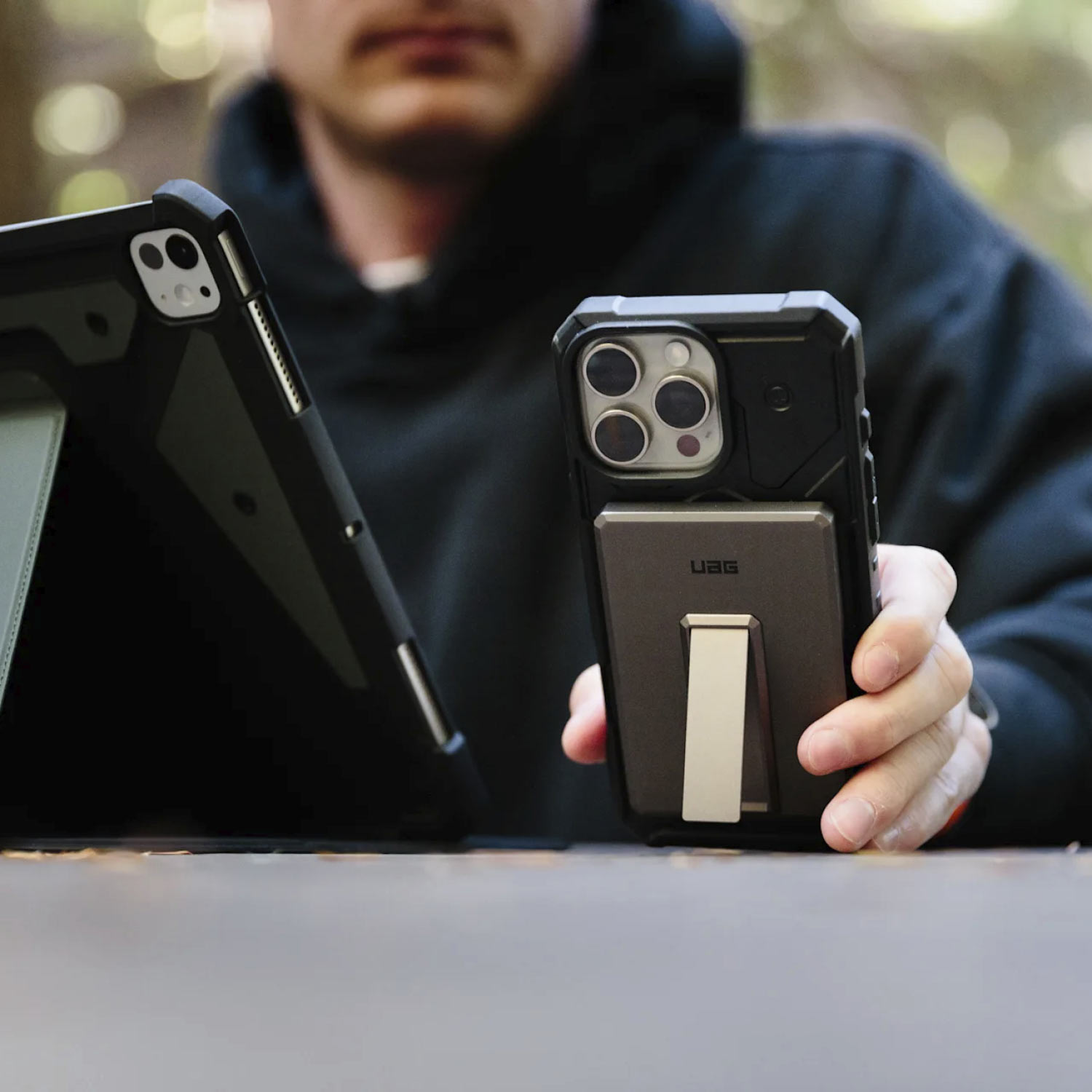 Power Bank Portátil UAG Stand Ultra Slim 5000 Mah (MagSafe)