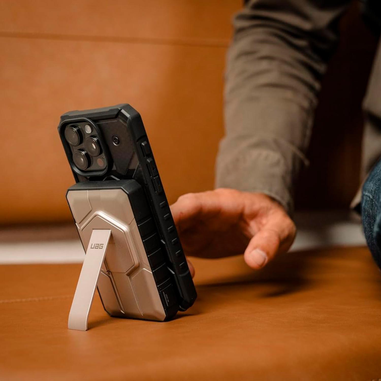 Power Bank UAG Rugged Stand Portable 10000 Mah - UAG - Cables y Cargadores6 - 1 - 10 / PBUAGRGP - BCKTITDastore