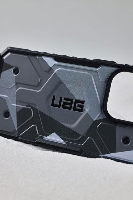 Case UAG Pathfinder SE iPhone 15 Pro Max (MagSafe) - Geo Camo