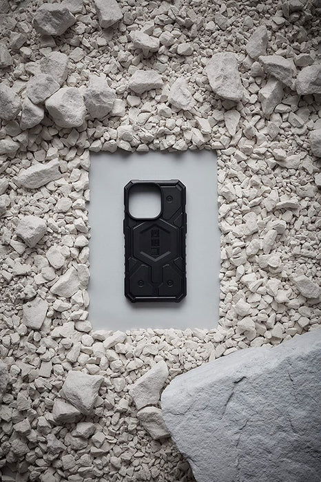 Case UAG Pathfinder iPhone 15 Pro (MagSafe) - Black