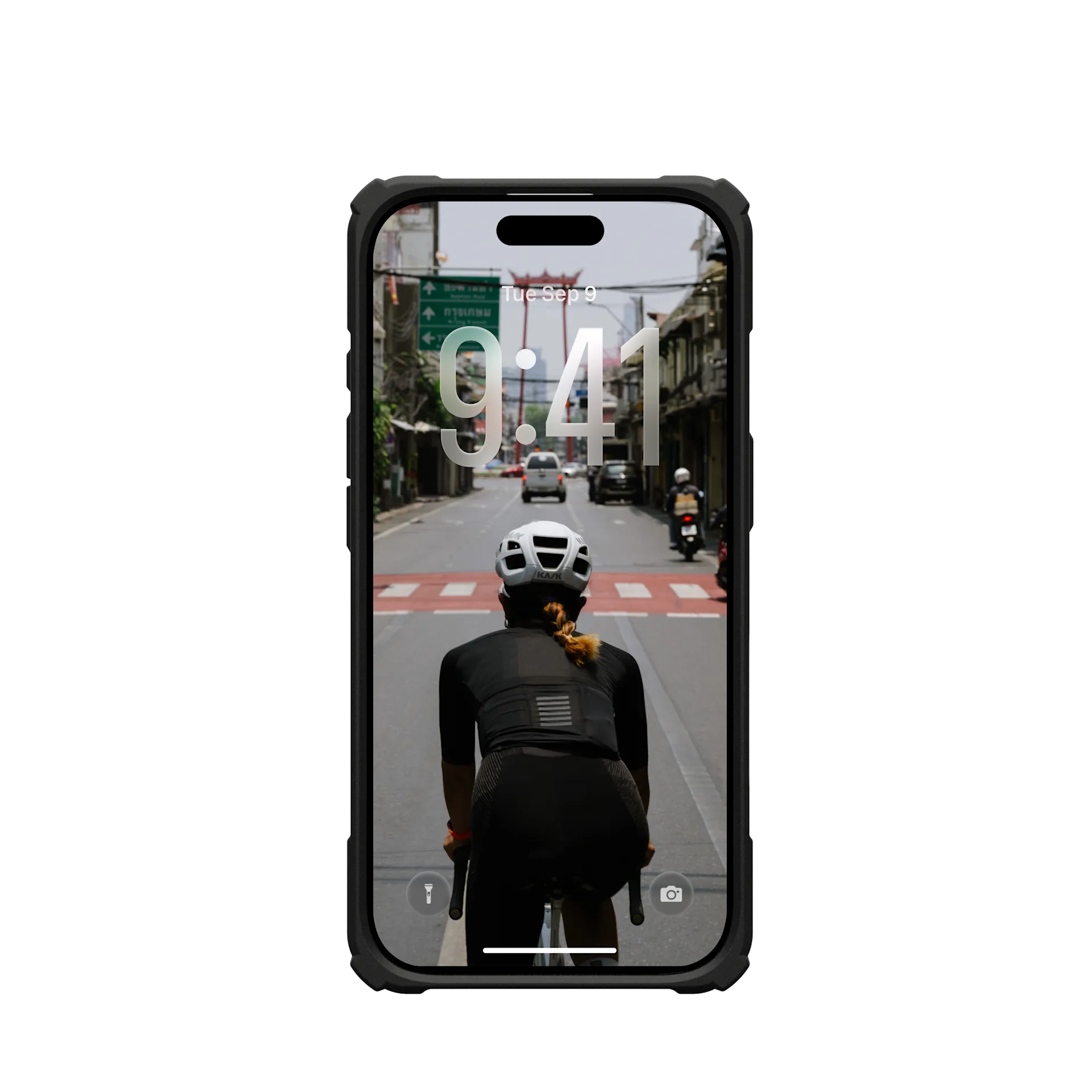 UAG_HS_APPLE_IPHONE-2025-DOROTHY_PLASMA-XTE_BLACK-ASH-ORANGE_STD_06.webp