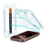 Protector de pantalla Spigen EZ FIT GLAS.tR S.P. iPhone 16 Pro Max (1 UND) - (OUTLET)